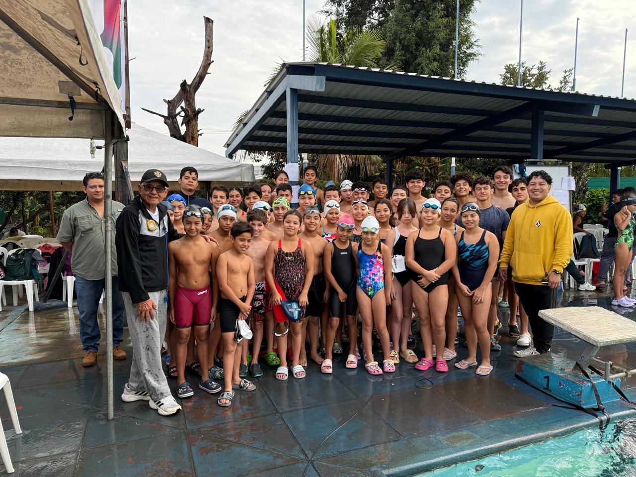 EQUIIPO DE NATACION
